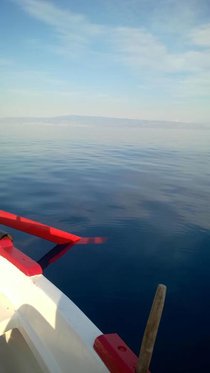 Appartamenti Mantarro Travel And Living Santa Teresa Di Riva Luaran gambar